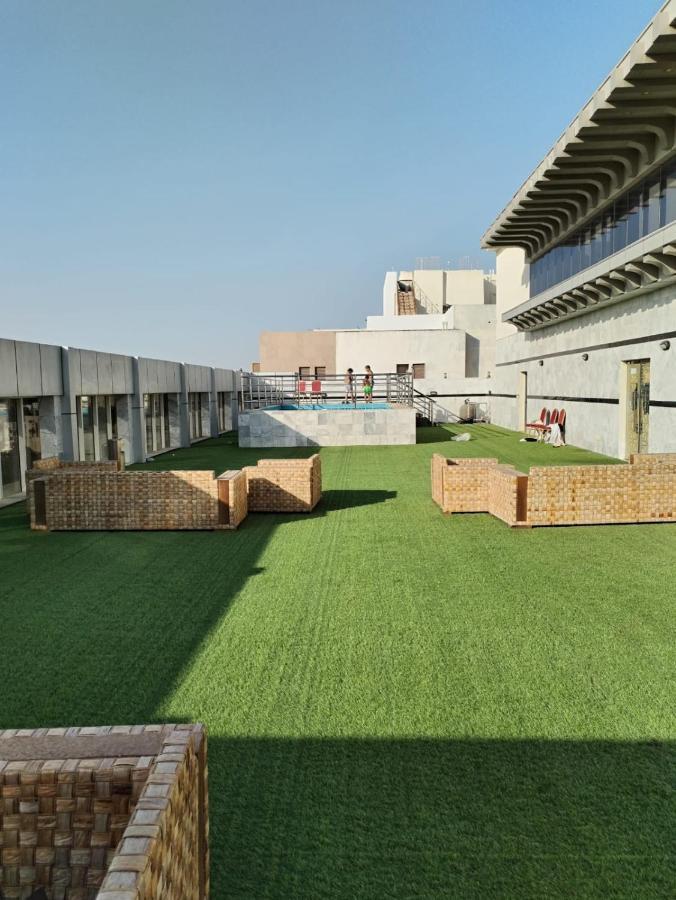 Paradise Hotel 3*
