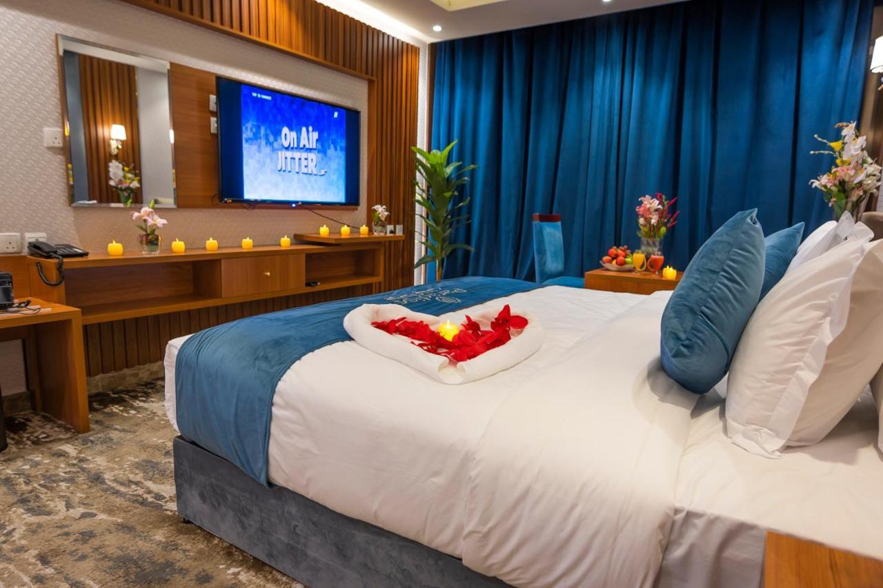 Paradise Hotel