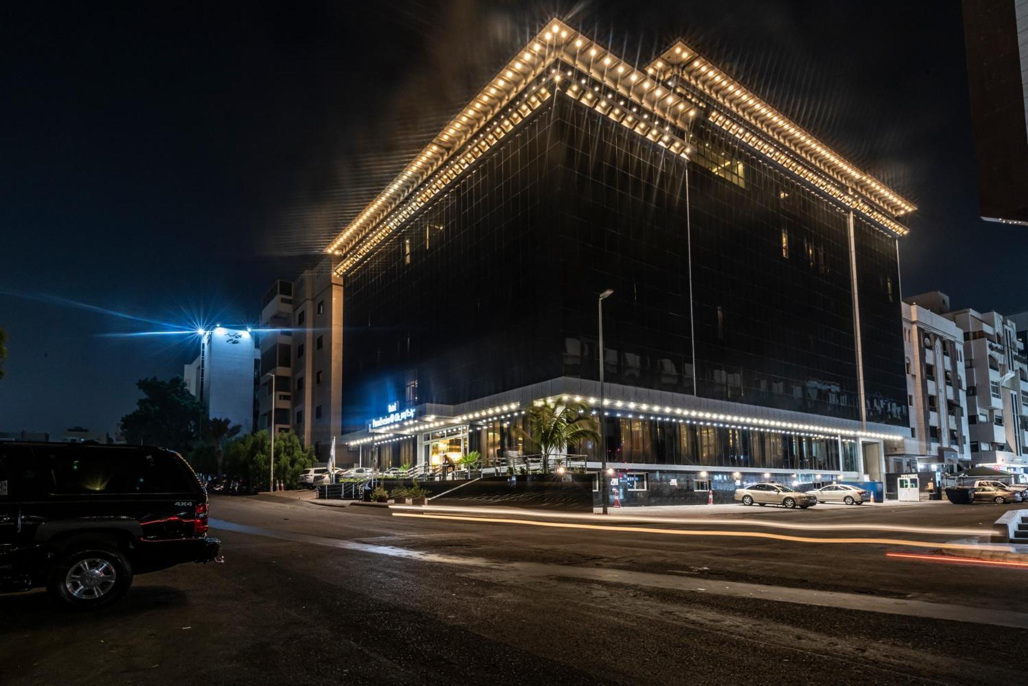 Paradise Hotel